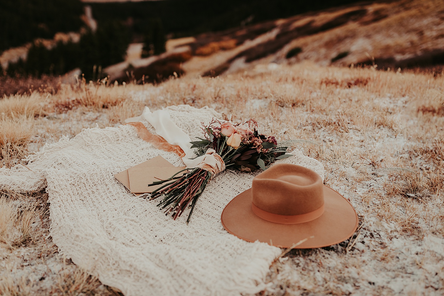 Boho Hat and flowers for elopement